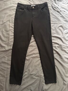 Nine West cigarette mid-rise Black skinny Jeans size4 with Branded Metal Button
